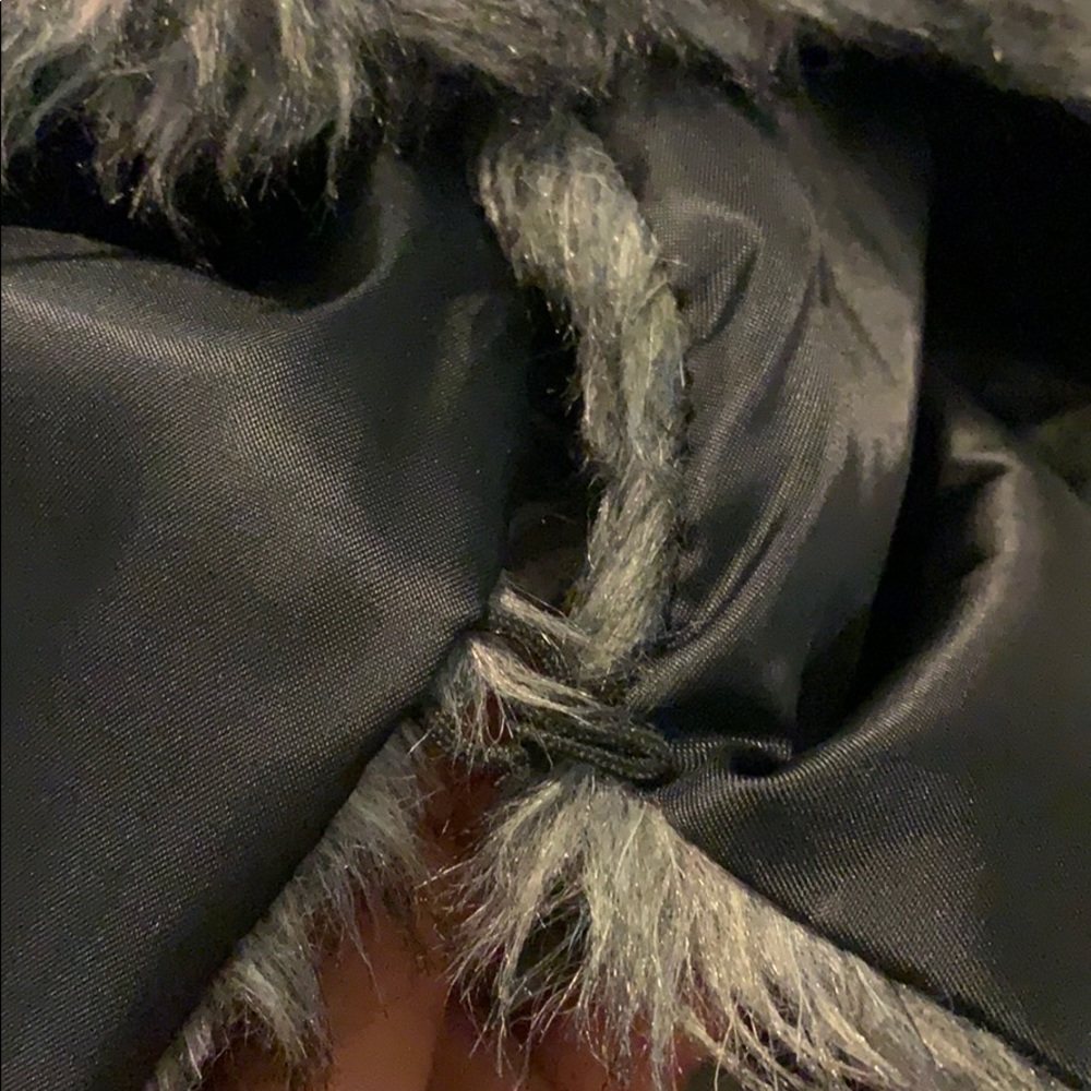 Fuzzy vest - Picture 5 of 5